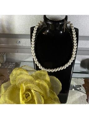 WHITE PEARL CHOKER 8mm